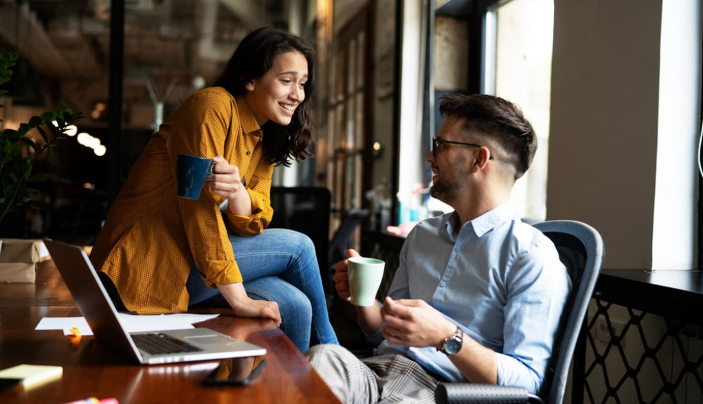 Vole da spajaju posao i ljubav: Ova 4 horoskopska znaka često ulaze u veze s kolegama