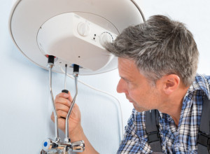 Električar savetuje kako da uštedite: Podesite bojler ovako i smanjićete duplo račun za struju!