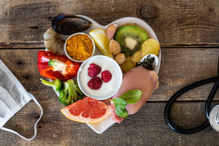 Drže vas sitima, greju telo tokom zime i bogate su hranljivim materijama: 5 vrsta namirnica za jačanje imuniteta