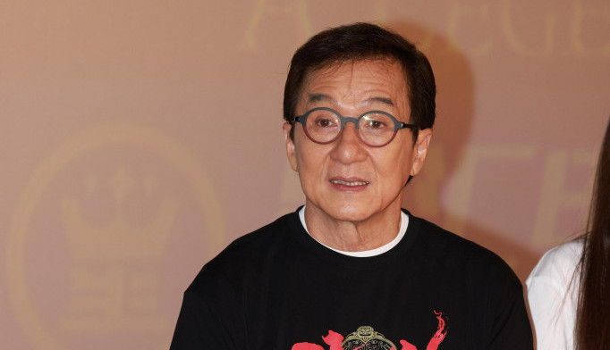 Ćerka slavnog glumca jede bajat hleb i živi na ulici: Otac digao ruke od nje, ponaša se kao da ona ne postoji