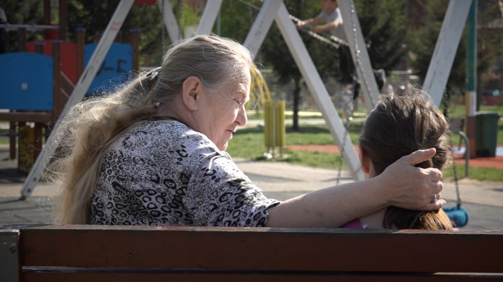 U 7. deceniji rodila ćerkicu, a muž je napustio: Umalo se nisu našle na ulici, a onda je usledio neočekivan obrt, danas ima samo jednu želju