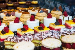 Gotovi za tili čas, a gosti ih tamane kada su na slavskoj trpezi: 5 vrsta posnih sitnih kolača koji se spremaju za male pare