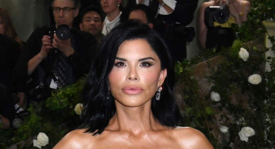 Na pragu sedme decenije izgleda kao devojka: Loren Sančez proslavila 55. rođendan, golicala maštu u kožnoj haljini uz telo