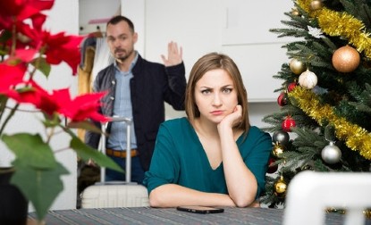 Da li ste čuli za "skrudžing?" Ovaj toksični trend razara veze, a stručnjaci upozoravaju na njegove jasne signale