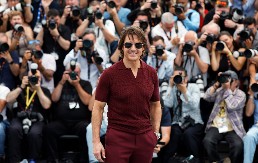 Tom Kruz ponovo šokira: Nakon bacanja kokica, iznenadio novim potezom, bacio fanove u trans