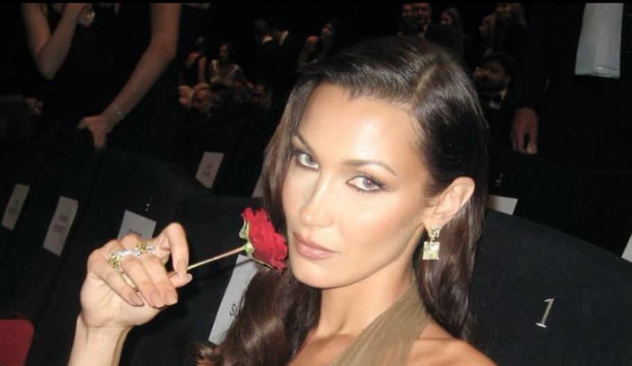 Ne zna se koja je kombinacija lepša: Bela Hadid dala modnu inspiraciju za hladno vreme, o jedan autfit se Srpkinje već otimaju