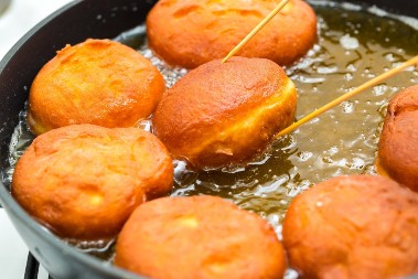 Pekari uvek dodaju jedan tajni sastojak u testo za krofne: Zato nikada ne upijaju ulje