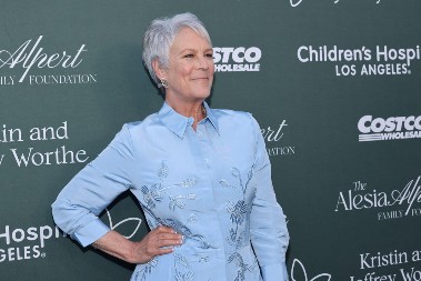 Oskarovka u 66. godini pokazala lice bez trunke šminke: Ne plaši se ni godina ni bora, a po ugledu na koleginicu