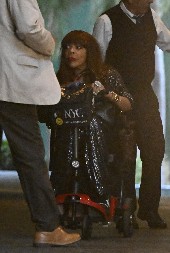 "Moj novac je u zatvoru": Bivša voditeljka kojoj je dijagnostikovana retka i teška bolest otkrila da prolazi kroz pravu životnu torturu