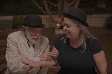 Za dva meseca puni stotu, a pored njega 46 godina mlađa: Sa suprugom 1 stvar redovno radi!