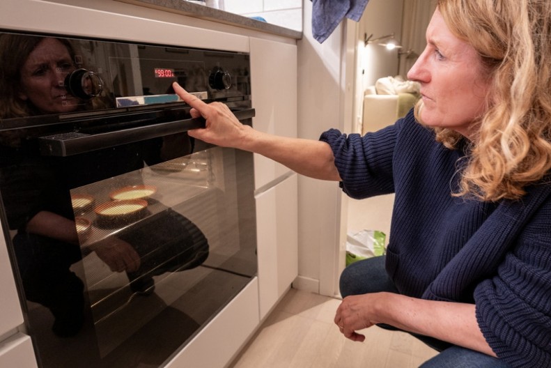 Stavite ovo na dno rerne i gledajte magiju: Kuvar iz restorana otkrio trik koji je žene oduševio!