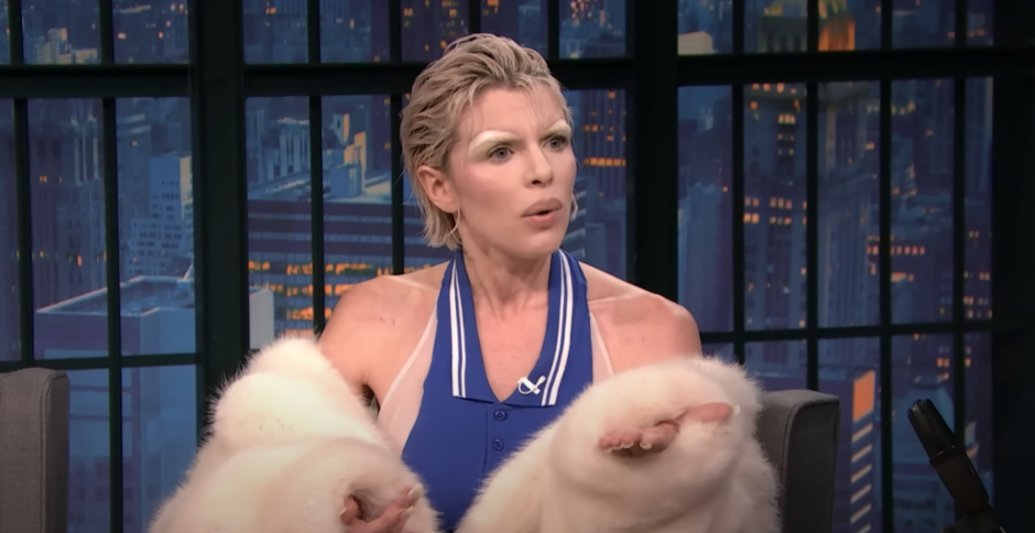 Majonez u torbi, a tek cipele kad vidite: Džulija Foks frapirala svet pojavom u emisiji, voditelj ostao bez teksta kada je sela na kauč