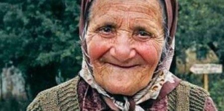 Ljudi koji dugo žive ovako čuvaju creva: Ovo su šest ključnih navika u ishrani stogodišnjaka