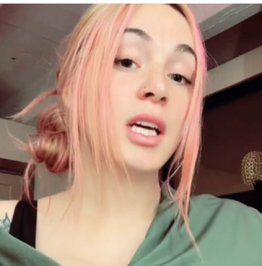 Hirurzi joj uklonili nekoliko rebara jer je htela tanji struk: Sad je donela bizarnu odluku zbog koje se "diže" kosa na glavi