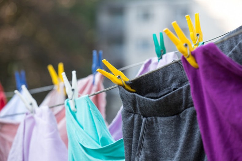 Ove 3 stvari ne smete sušiti na žici: Mogu se rastegnuti, pobuđati i posle samo možete da ih bacite!