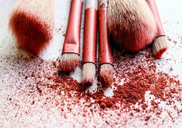 Magneti za bakterije: Evo kako da pravilno očistite četkice za šminkanje, koža će vam biti zahvalna