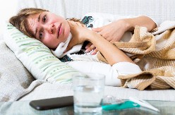 Ako traje duže od 2 nedelje i pored lečenja može biti znak raka grla: Evo na šta treba da obratite pažnju!