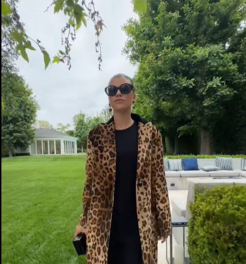 Svi žele da imaju usne kao ona: Sofija Riči pokazala kako dobije prirodno pun izgled i oduševila žene