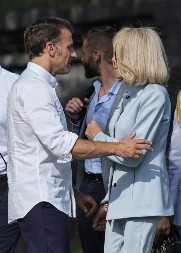 Posle šamara, kriza u braku? Da li se odnos Brižit i Emanuela Makrona ljulja, šta se to dešava?