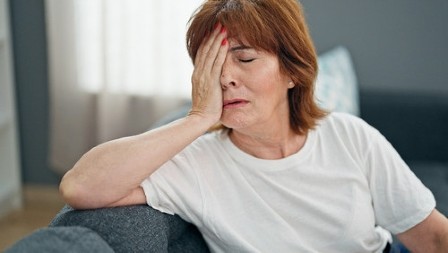 Neurolog savetuje: Svako ko ima glavobolju treba da popije ova 2 napitka, a evo i zašto!