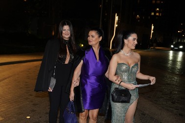 Šta je to obukla Janina ćerka, pa nije za kamere? Ovako se Kristina pojavila na punoletstvu kod Vikinog sina, svi gledali u ovo