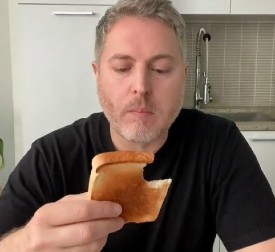 Ljudi masovno počinju zamrzavati hleb: Tvrde da direktno utiče na vaše zdravlje