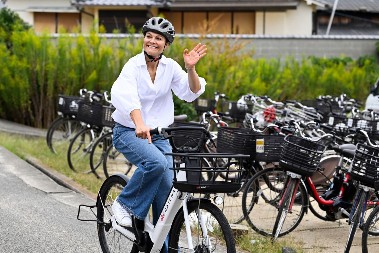 U ovim farmerkama nikada nećete izgledati debelo: I princeza Viktorija ih nosi, zašto ne biste i vi?