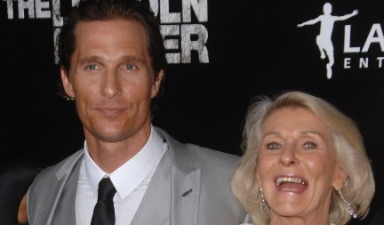 Udala se i razvela 3 puta, a sve sa istim čovekom: Majka Metjua Mekonahija nije gubila vreme kada se zaljubila, odmah mu je rekla ovo