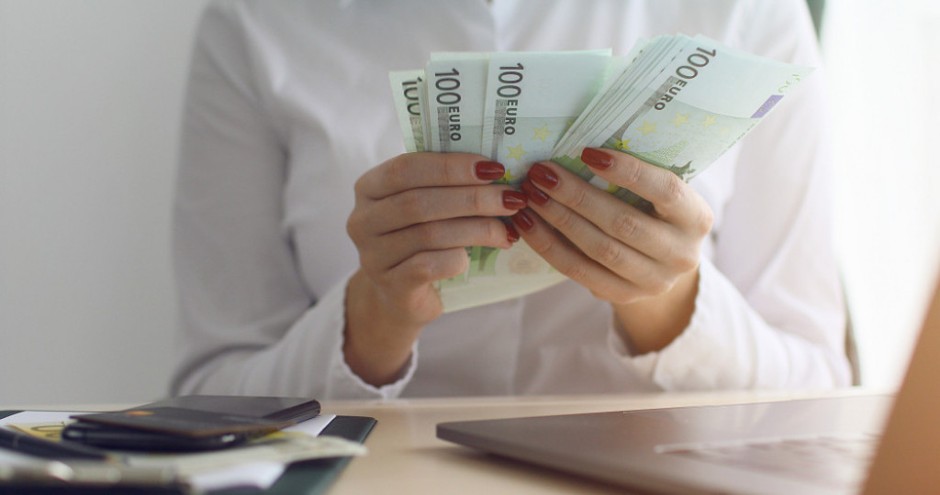 Februar je srećan za 2 horoskopska znaka: Čeka ih novi posao ili napredovanje, što će im doneti mnogo novca!