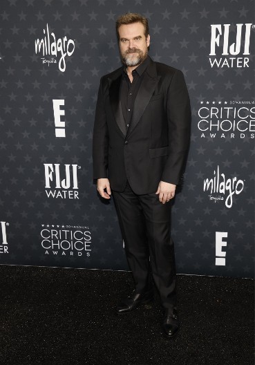 Njegova bivša se psihički raspada, a on se šepuri na crvenom tepihu: Jednim gestom je svima dao do znanja da je ljubav pukla