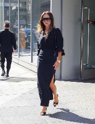 Suknja koju svaka žena mora da ima: Savršena za zimske dane, svima dobro stoji, a Viktorija Bekam je već nosi!