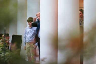 Nove fotografije unuka Donalda Trumpa zgrozile javnost: "Nema ni 13 godina, ovo je bolesno"