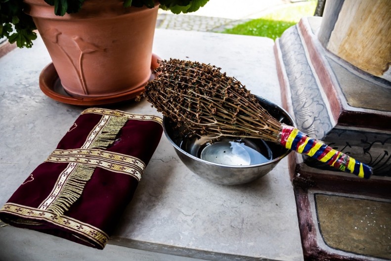 AKO SE SVETA VODICA BRZO UBUĐA To može ukazivati na prisustvo nečastivih sila, otkriva otac Peđa