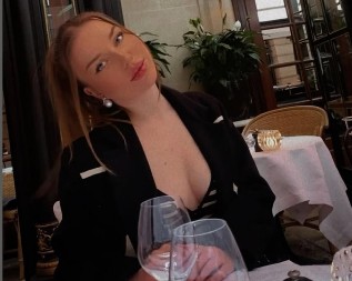 Iznenadiće vas šta jede ćerka najbogatijeg srpskog biznismena: Ema na Instagramu podelila obrok koji obožava