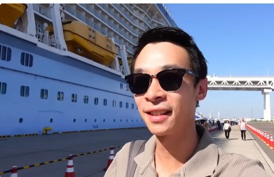 Radnik na brodu objavio kolika mu je plata: Ljudi šokirani iznosom, ali neki kažu da je malo za sve što mora da radi