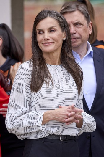 Pronašli smo savršeni letnji autfit za šetnju po Knezu: I kraljica Leticija ga obožava, uvek ćete u njemu biti primećene