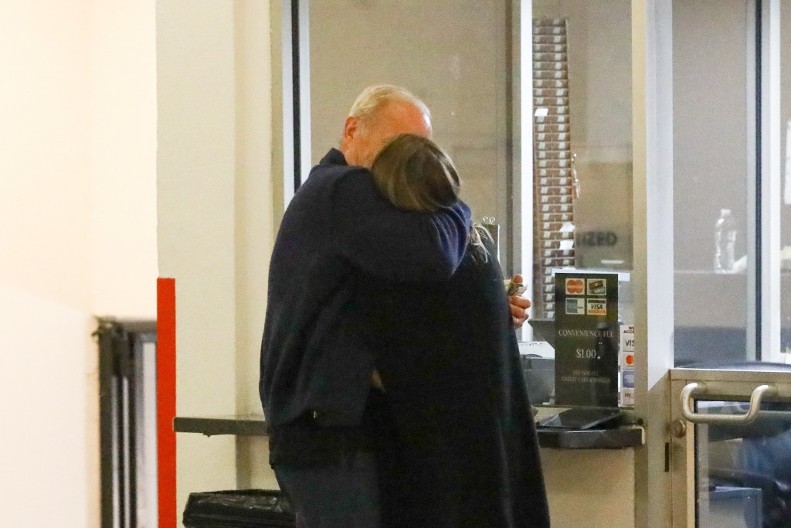 U 71. godini čeka osmo dete sa četvrtom suprugom: Sadašnja žena mu je u poodmakloj trudnoći, ali strast ne jenjava!