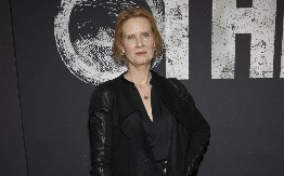 Ovo nije njena prirodna boja: Čuvena riđokosa iz serije koju vole Srpkinje promenila frizuru, a ujedno i lični opis