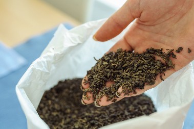 Kineskinje u menopauzi nigde ne idu bez ovog čaja: Preliju ga ključalom vodom i pijuckaju ceo dan