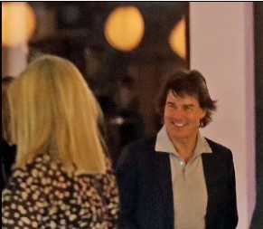 Tom Kruz smuvao 24 godine mlađu koleginicu? Bili su na romantičnoj večeri, a potom su se slikali sa obožavaocima!