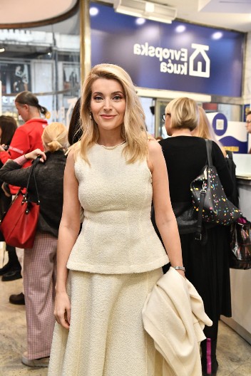 Jela je "kampanjski" i sve se odmah odrazilo na njenu liniju: Prepolovićete se sa Anđelkinom dijetom, jedan jutarnji napitak joj mnogo pomogao