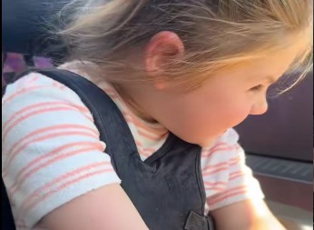 Cela zemlja plače zbog Eme: Majka tek na prvom rođendanu shvatila da njena ćerka ne vidi