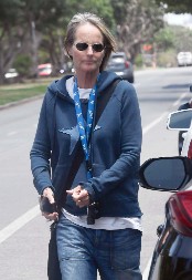 Znate li o kome se radi? Nekada glumila pored najvećih holivudskih imena, sad prođu pored nje i ne poznaju je