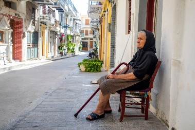Anđu su sahranile komšije: Muž je nije voleo, deca su je zaboravila, umrla od tuge – sama i napuštena