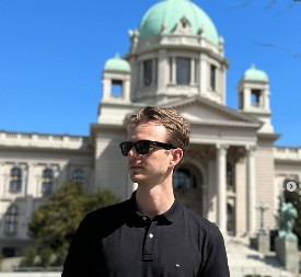 „Ne volim fudbal“: Holanđanin posetio Balkan i Beograd, a kad je nabrojao koje rečenice ne treba ovde nikako izgovarati, ljudi popadali od smeha!