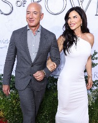 Pogledajte kakvu venčanicu je nosila žena od 38 miliona dolara: Ovakvu do sada niste videli