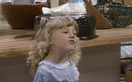 Bila je zvezda '90-ih: Srbija je pamti kao nasmejanu devojčicu velikog srca, a sada je odrasla žena i izgleda ovako