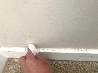 Spadaju i najupornije fleke, o prašini da ne pričamo: Ovo sredstvo čisti sve kao ludo, ništa se više neće lepiti za vaše lajsne, jer ih ovo i zaglađuje