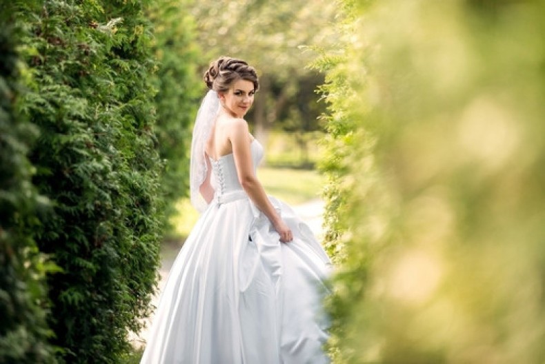 Mlada se pomamila 2 nedelje pred svadbu: Izbacila pola gostiju sa liste zvanica, mene pozvala, ali nije njih