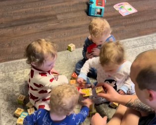 „Svaka ti čast!“: Mama četvorki pokazala kako izgleda jutro u njihovoj kući, ljudi ne veruju šta vide!